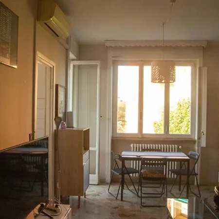 Vintage House Navigli Lägenhet *